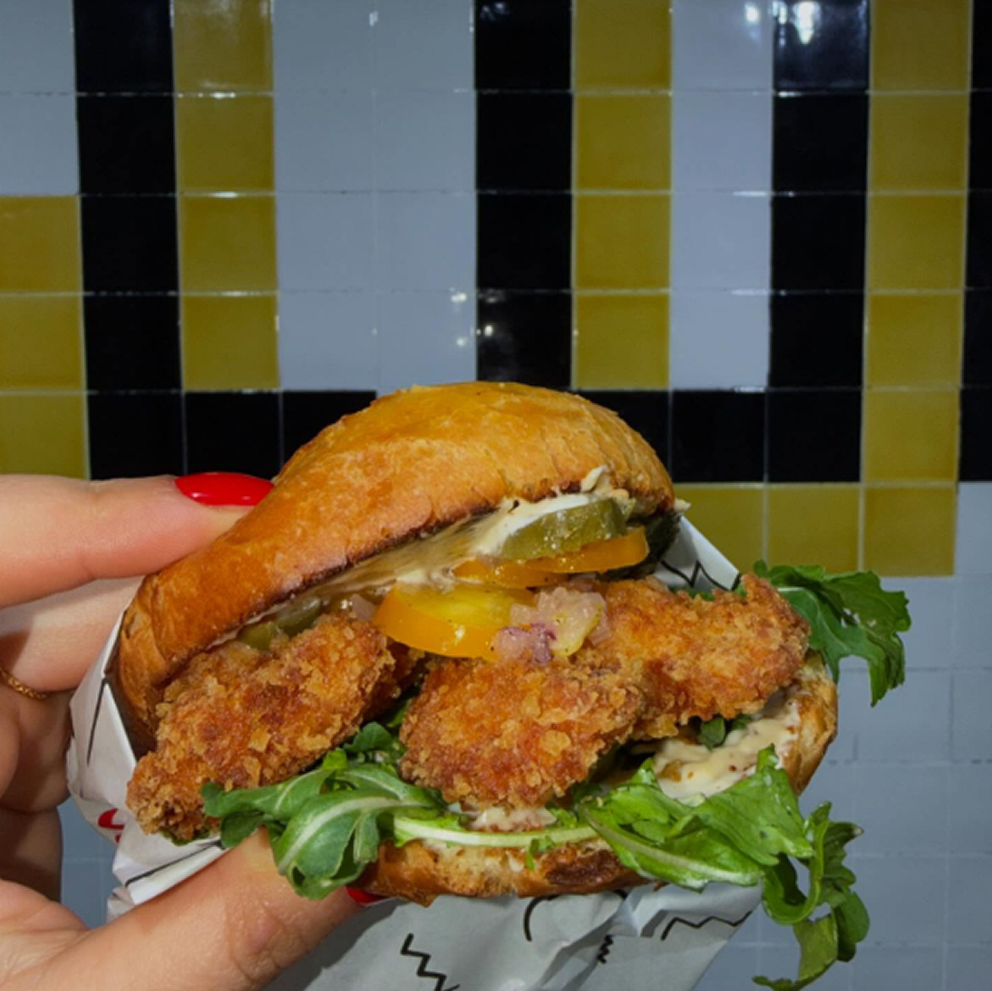 SCOF BURGER & HUGS