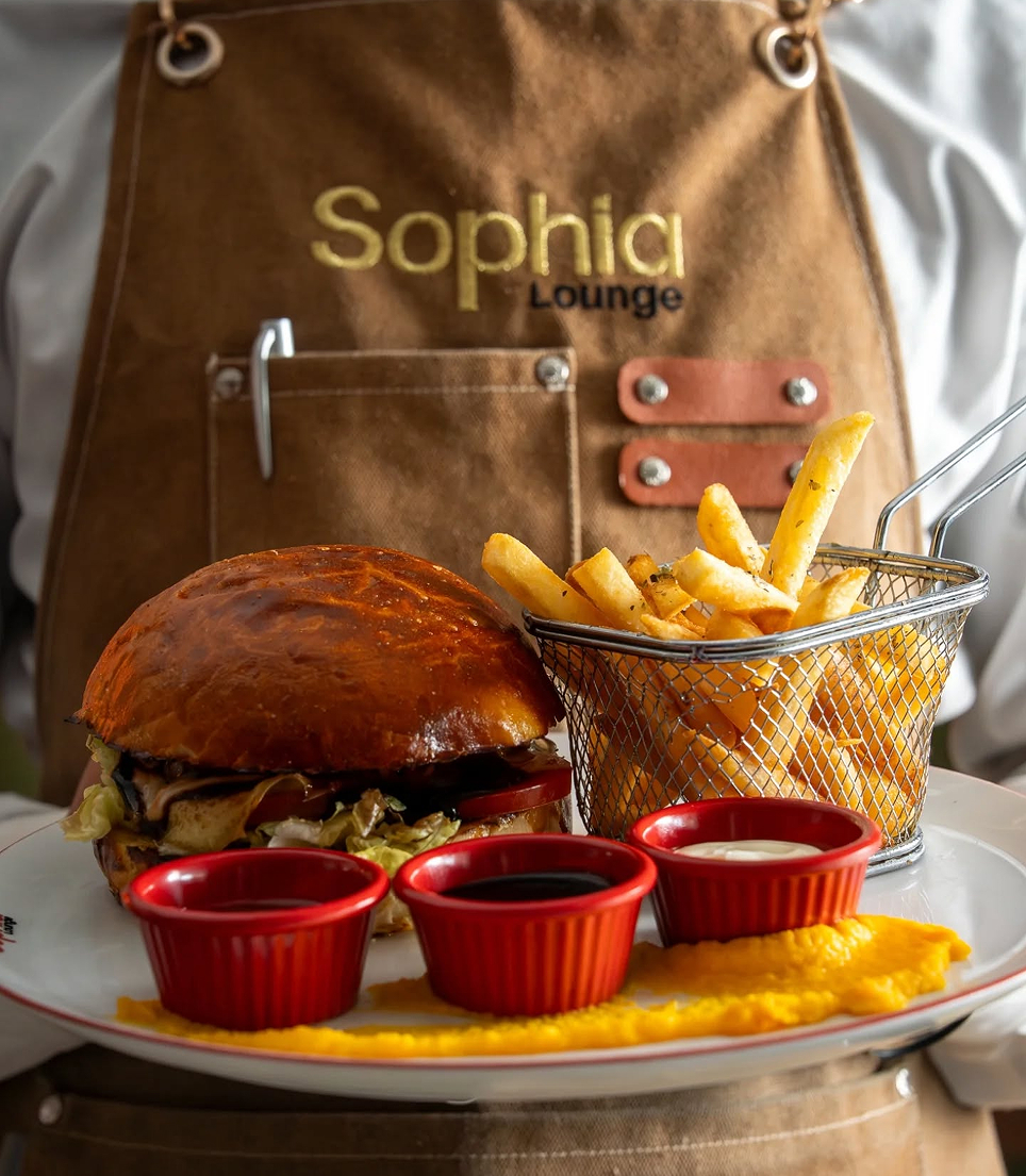 SOPHIA LOUNGE 